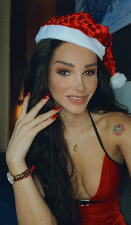 bellavale nude on onlyfans