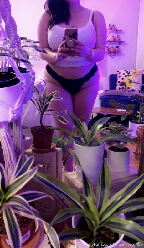 cheekyvixen85 onlyfans leaks sex