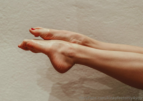 kinkyfeetonly4you tits onlyfans