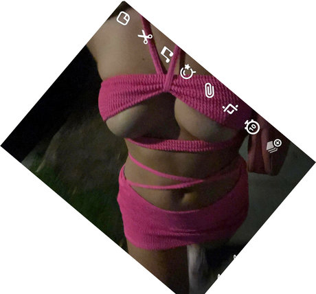 Noelle Hear tits onlyfans