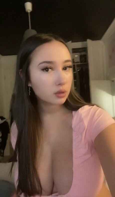 Issy H onlyfans content