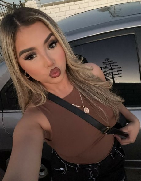 Gisselle Next Door onlyfans leaked photos