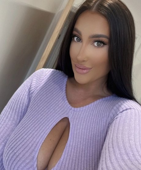 Kirstie V only fans pic