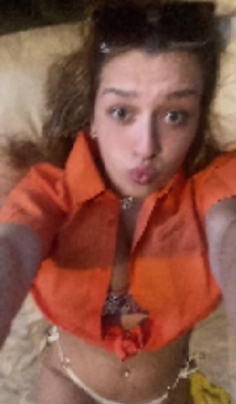 Nell H onlyfans nude leaks