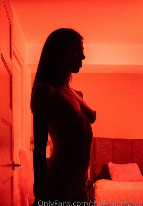 therealemalee onlyfans images