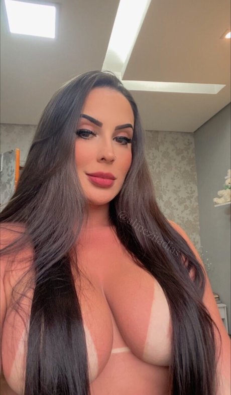 Alinezita Dias leaked onlyfans content
