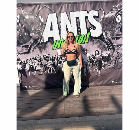 Sophie Defoe onlyfans xx