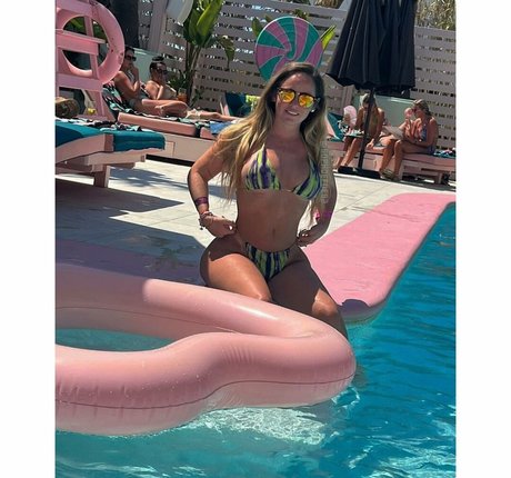 Sophie Defoe only fans pictures