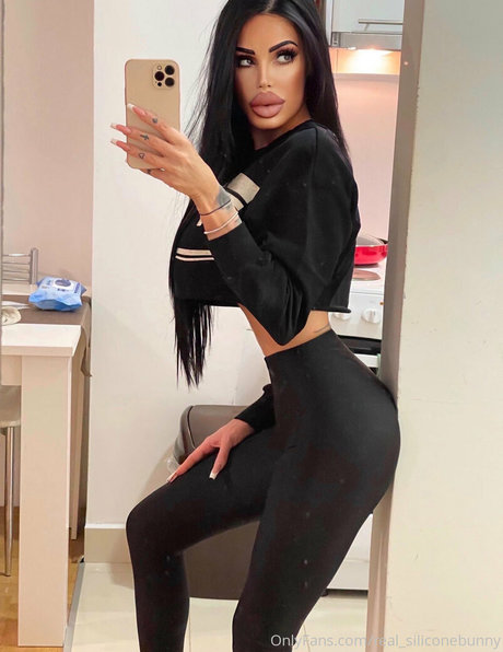 real siliconebunny nudes only fans