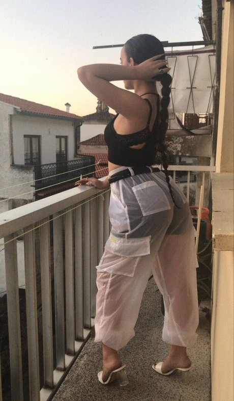 Claudia Vale desnuda onlyfans