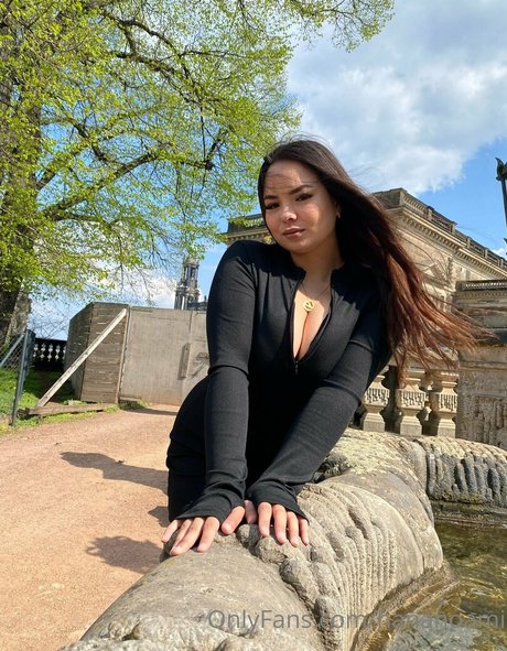 Halfie Hana Noami leaked onlyfans pics