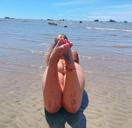 Fah Suicide nude onlyfans