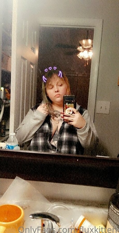 fluxkitten nude on onlyfans