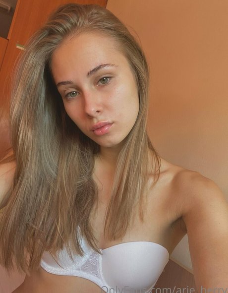 arie berry onlyfans nude tits