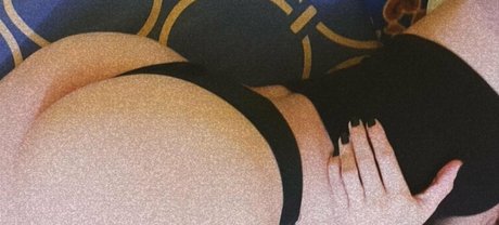 Iwaifu onlyfans nude content