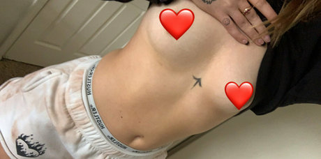 vivianxofree boobs onlyfans