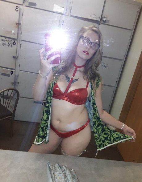 mislonglegs onlyfans pics