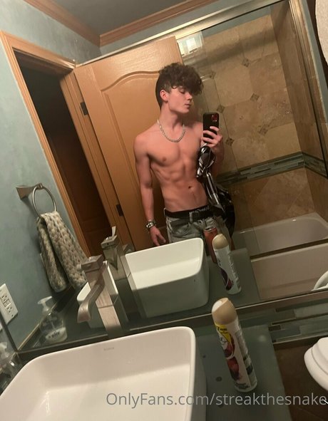 streakthesnake onlyfans nude