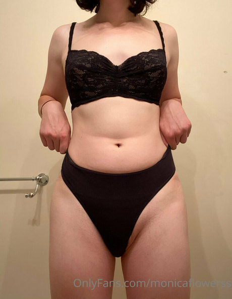 monicaflowerss nude onlyfans pics
