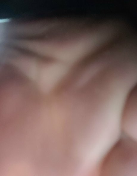 monstrouscutiefree onlyfans naked pics