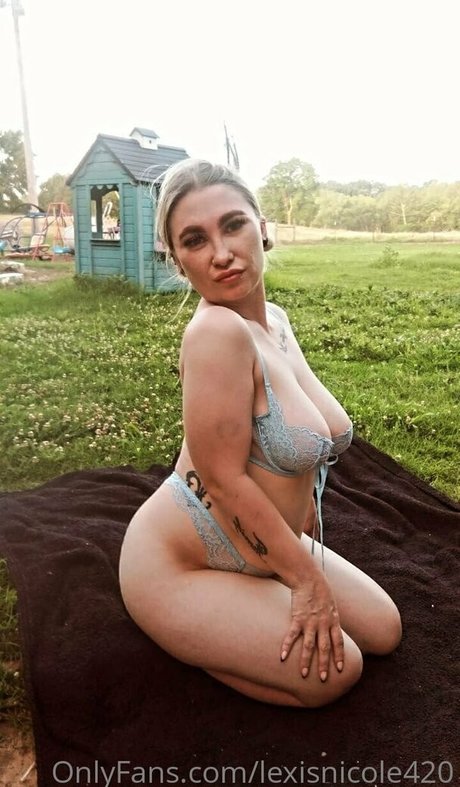 lexisnicole420 onlyfans leaks sex
