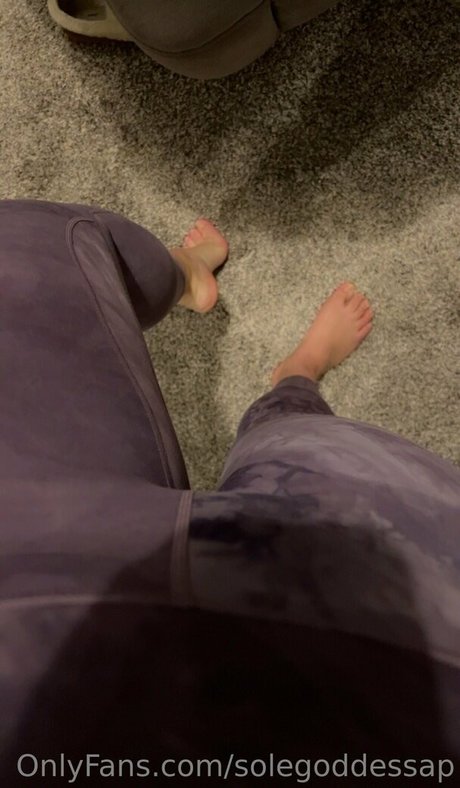 solegoddessap onlyfans boobs