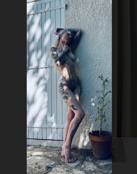 inkedlolita onlyfans model photos