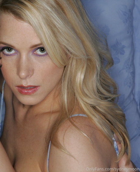 sydneymoon naked only fans