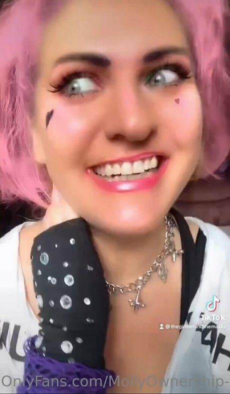 mollyperkoset only fans naked