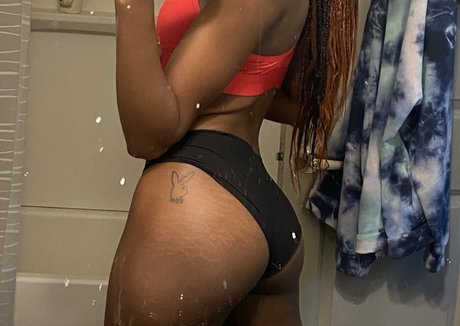 dommevaay onlyfans leajs