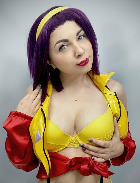 Sarah Fong onlyfans content type