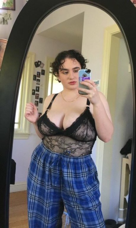 Alida Roos boobs onlyfans