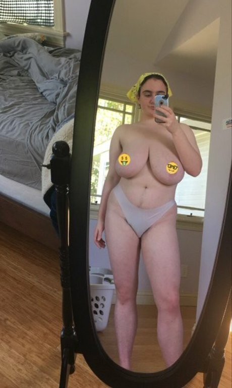 Alida Roos onlyfans nude pictures