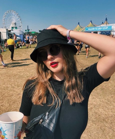 Helayna Birkett onlyfans images