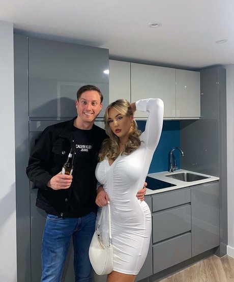 Helayna Birkett onlyfans content