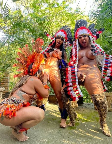 Elizabth Goes boobs onlyfans