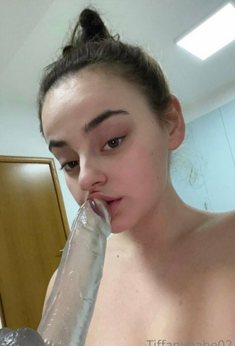 Tiffany Kelly onlyfans leak ass