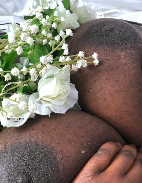 therealzoey leaked onlyfans content