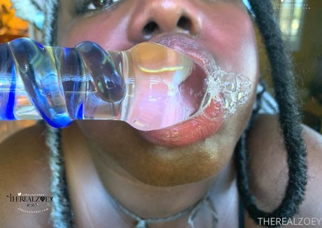 therealzoey Profile pic