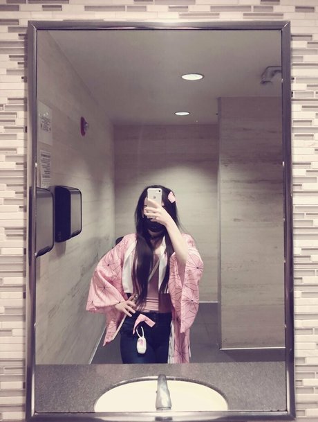 Daddyslittlegirl01 onlyfans nude tits