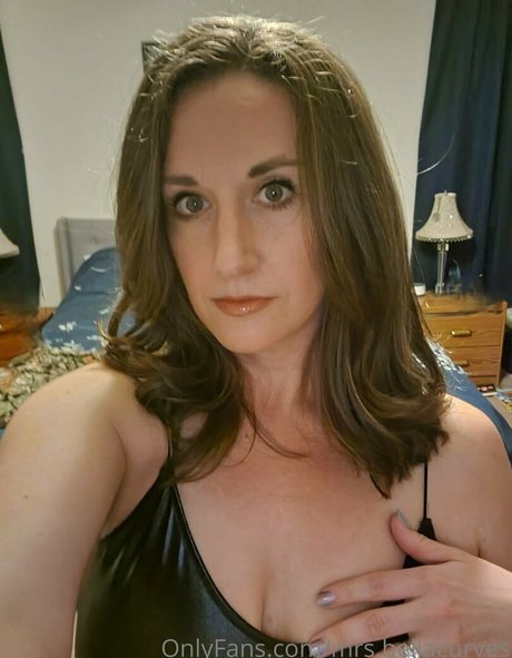 Mrs Bella Curves onlyfans desnuda