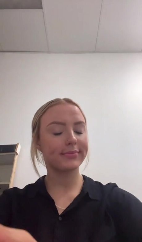 Charlotte Page nude onlyfans