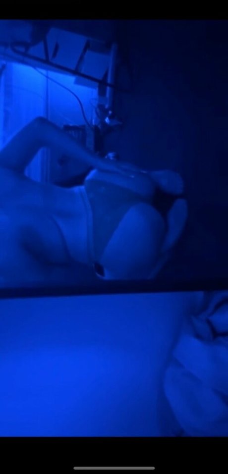 Charlotte Page strip onlyfans