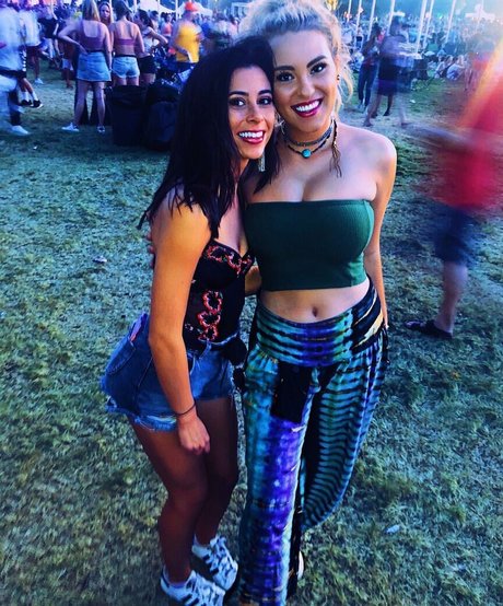 Caroline Wall onlyfans free