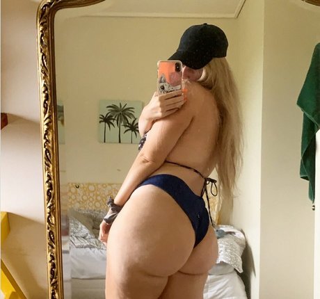 aliceeevictoria onlyfans leaked