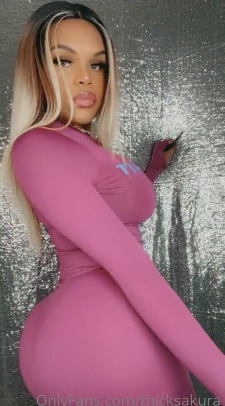 ThickSakura onlyfans picture