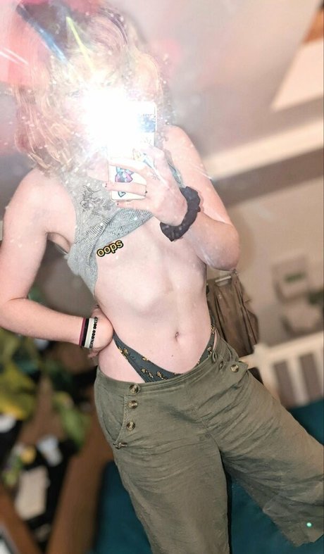 NeriiLune feet onlyfans