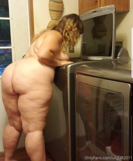 fatassgoddess onlyfans pics