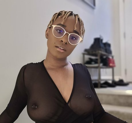 deedeebee96 onlyfans porn leaks