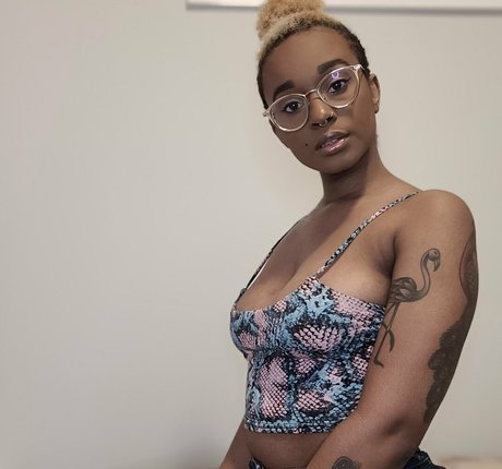 deedeebee96 only fans content